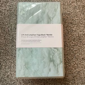 Lululemon green yoga block